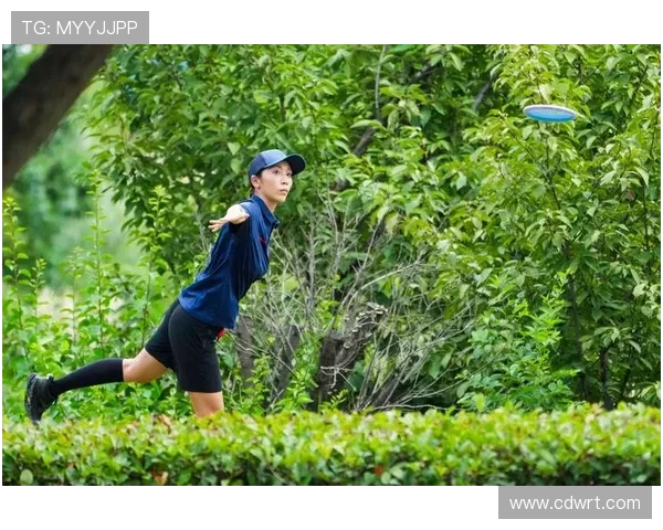 成都飞盘队独特的转换打法解析与战术应用探讨