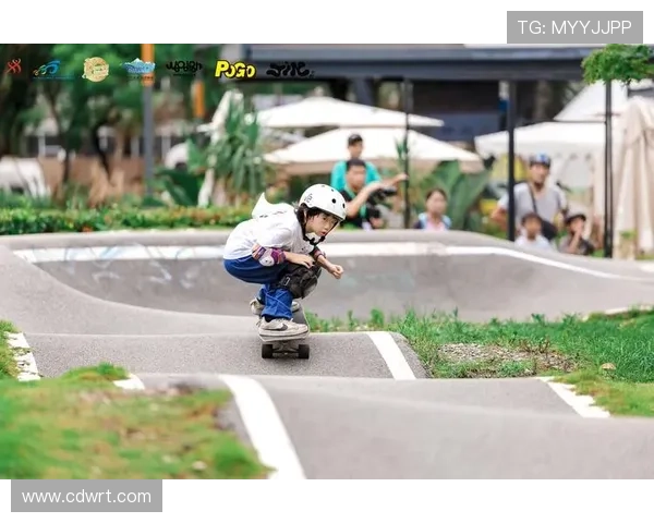 成都飞盘队在滑板精英赛中以88分稳居积分榜首位 成都飞盘队在滑板精英赛中以88分稳居积分榜首位